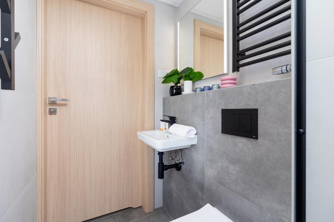 Srodmiescie Katowa Air-Conditioned Studio Krakow By Noclegi Renters Exterior photo